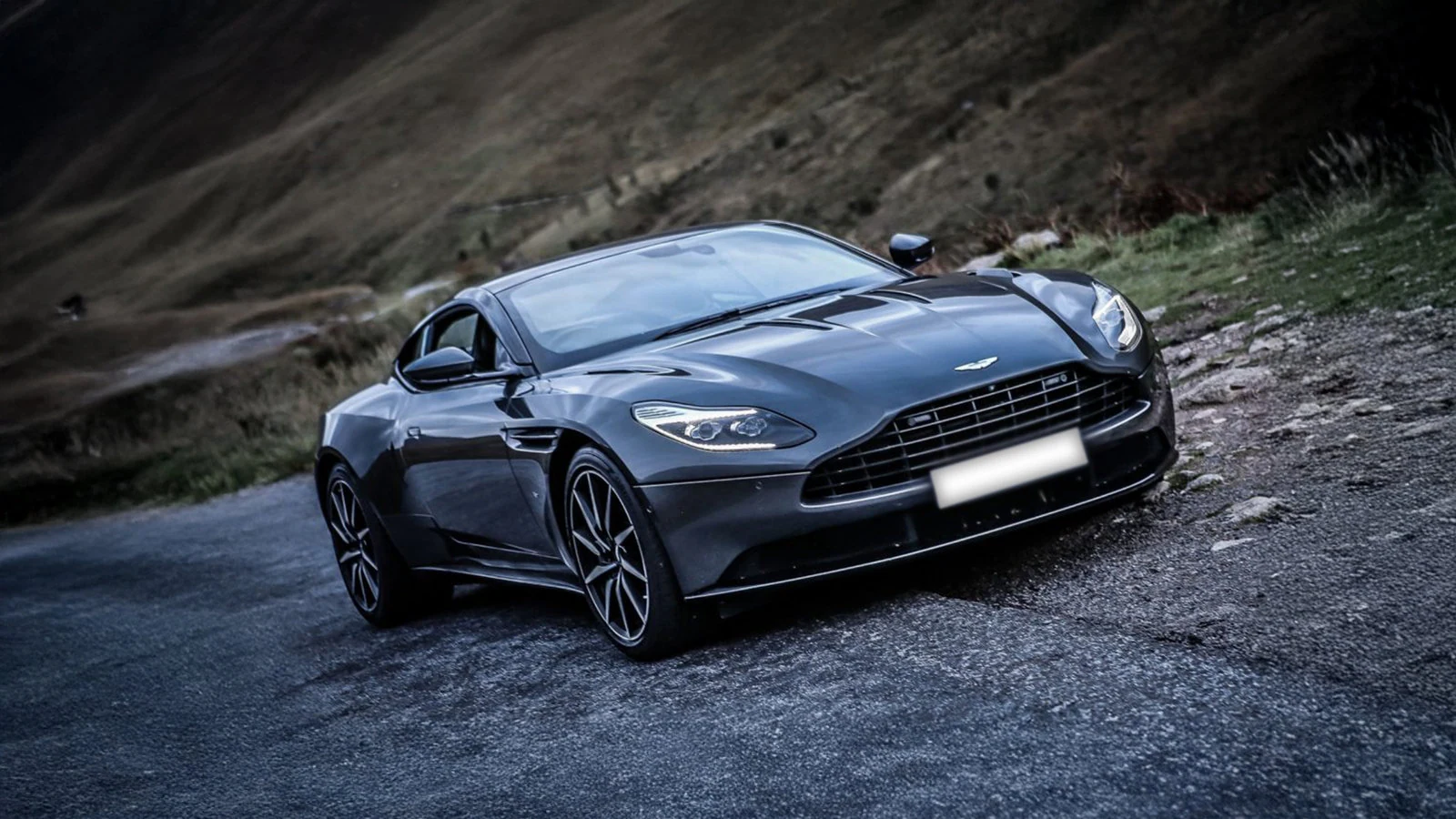 Aston Martin DB11