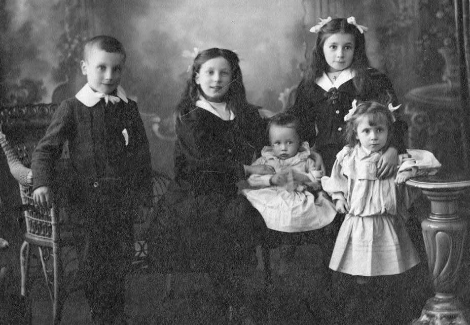 Meet with a genealogist